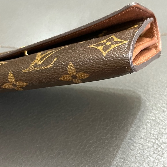 ‼️sold‼️Louis Vuitton Sarah Wallet - Picture 10 of 16